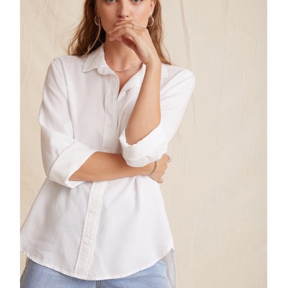 Bella Dahl Tops - Bella Dahl Shirt Tail Button Down Shirt In White